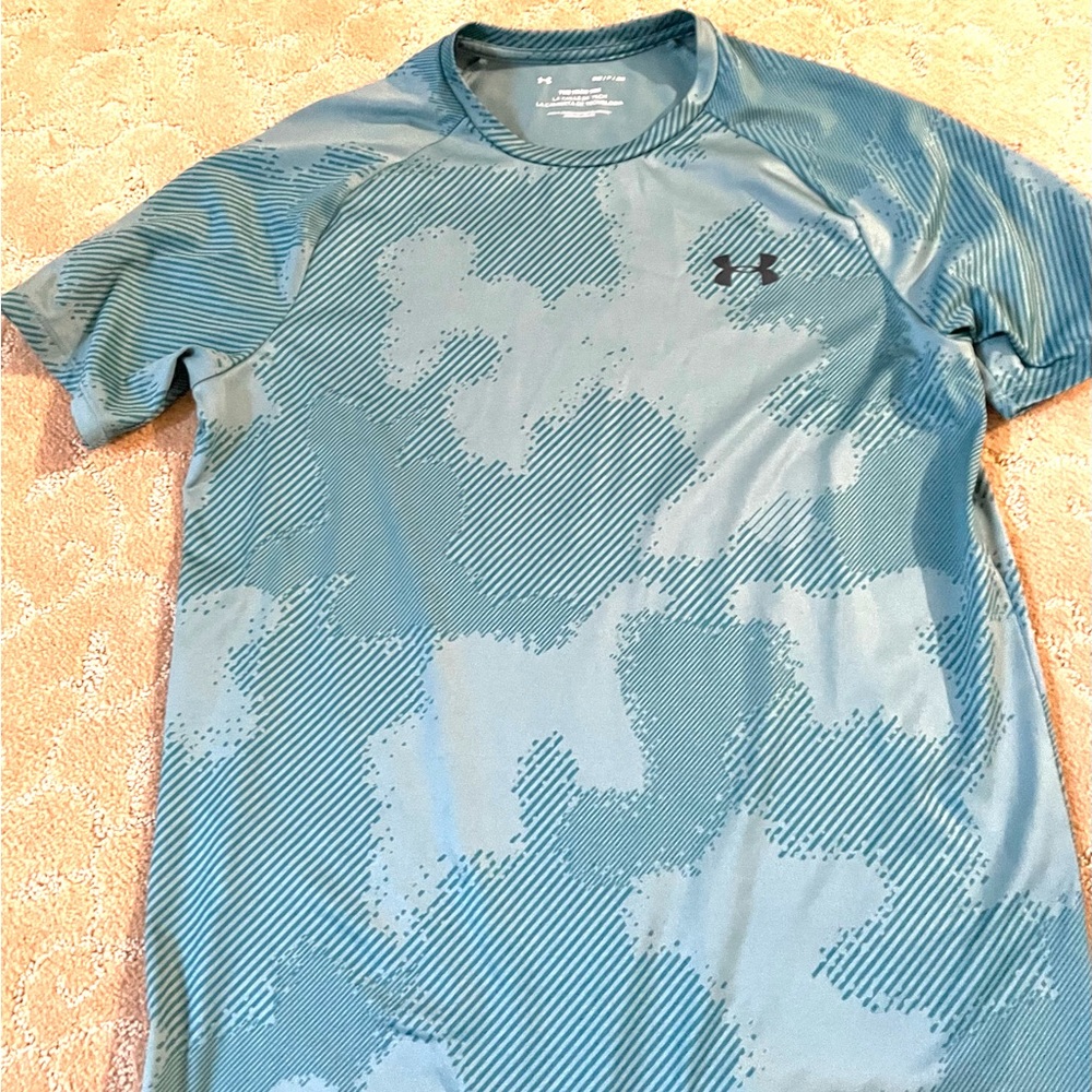Under Armour Tech Gear Small Dry Fit T-Shirt